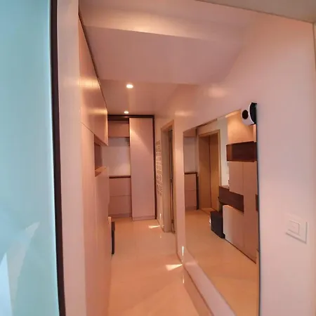Luxury Three Bedroom Apartment-